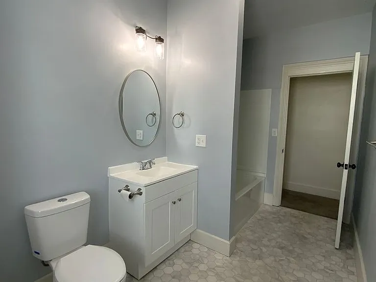 557 Union St — Photo 14
