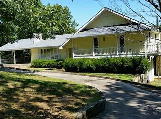 19 Thomas Dr, Eureka Springs, AR 72632