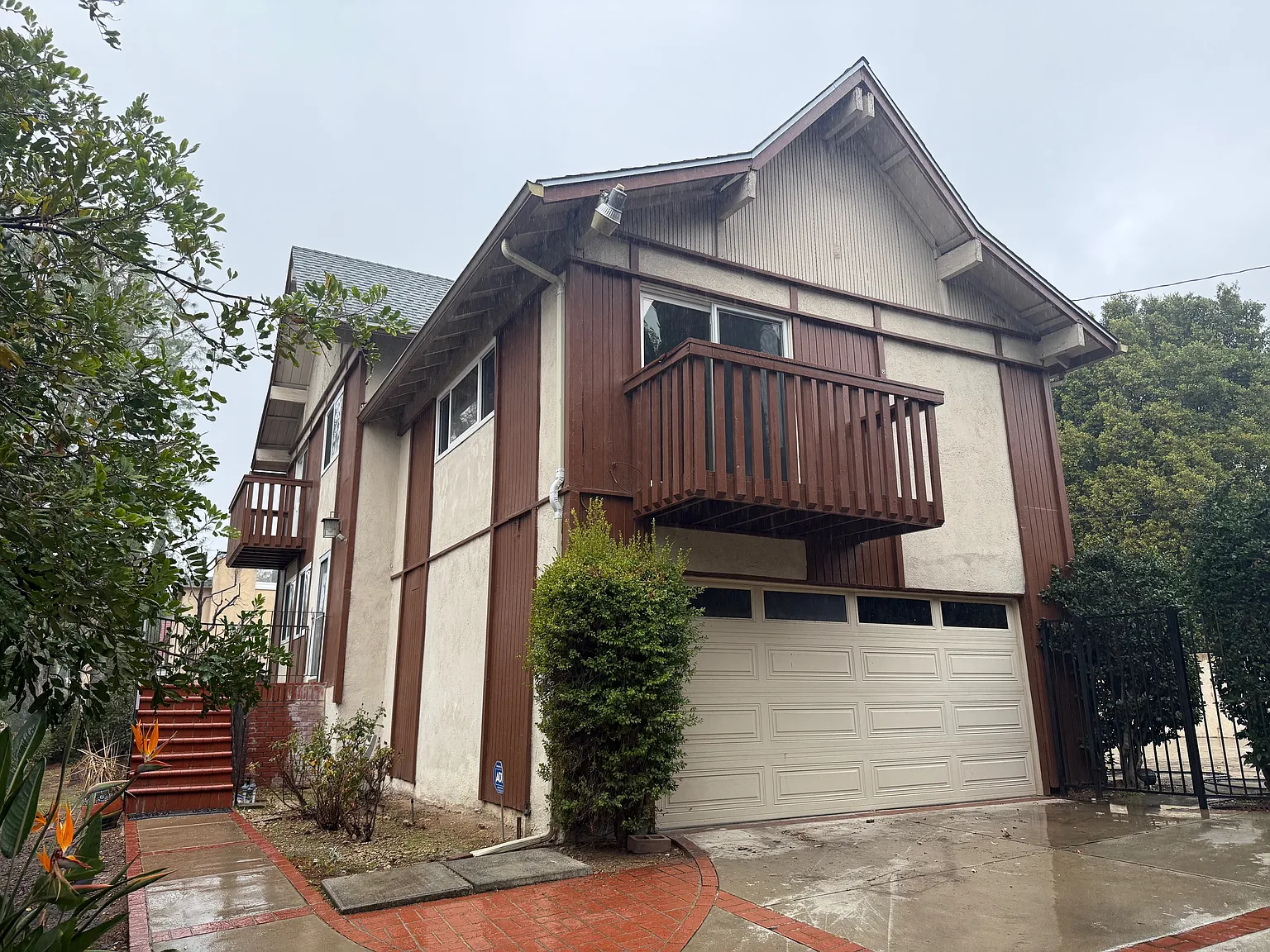 4 bed, 2.5 bath, 2700 sqft, $4,500 — Photo 3