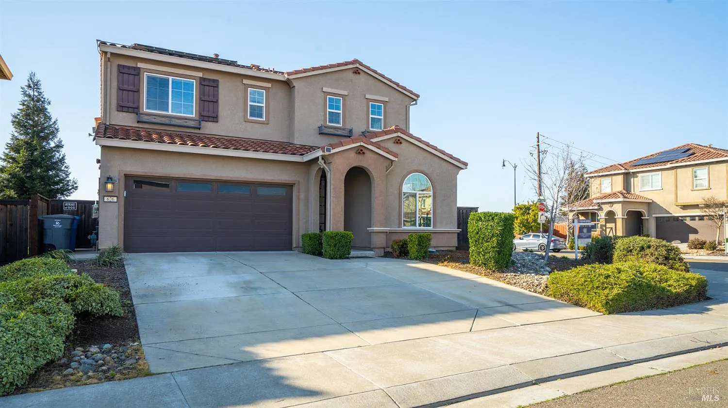 626 Sitka Drive photo 1