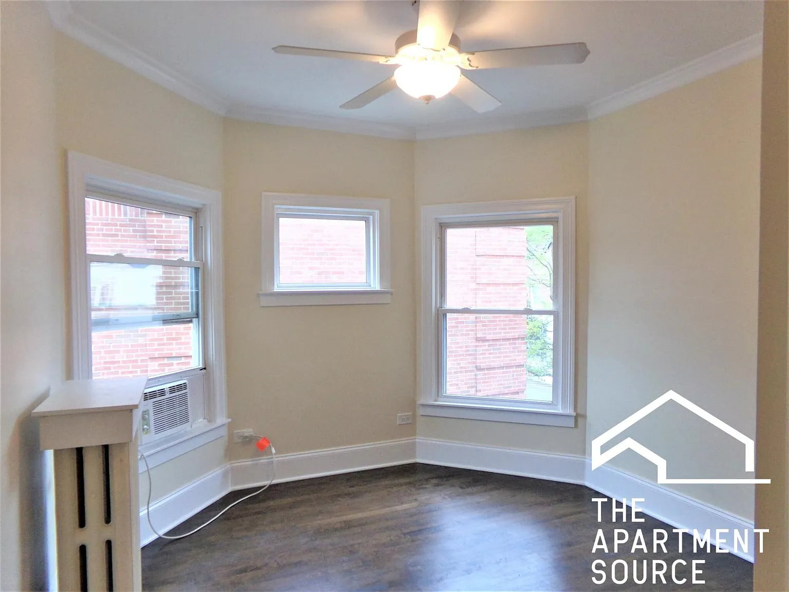 809 Elm St — Photo 2