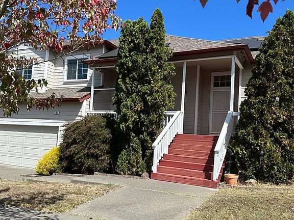 2nd image of 366 Breeden St