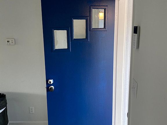 3rd image of 727 27th Ave S