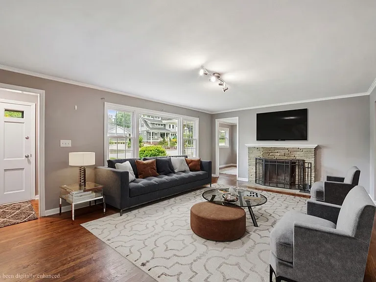31 Albright Cir — Photo 2