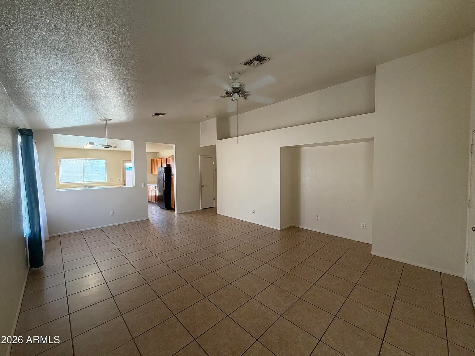 3 bed, 2.0 bath, 1208 sqft, $2,125 — Photo 4