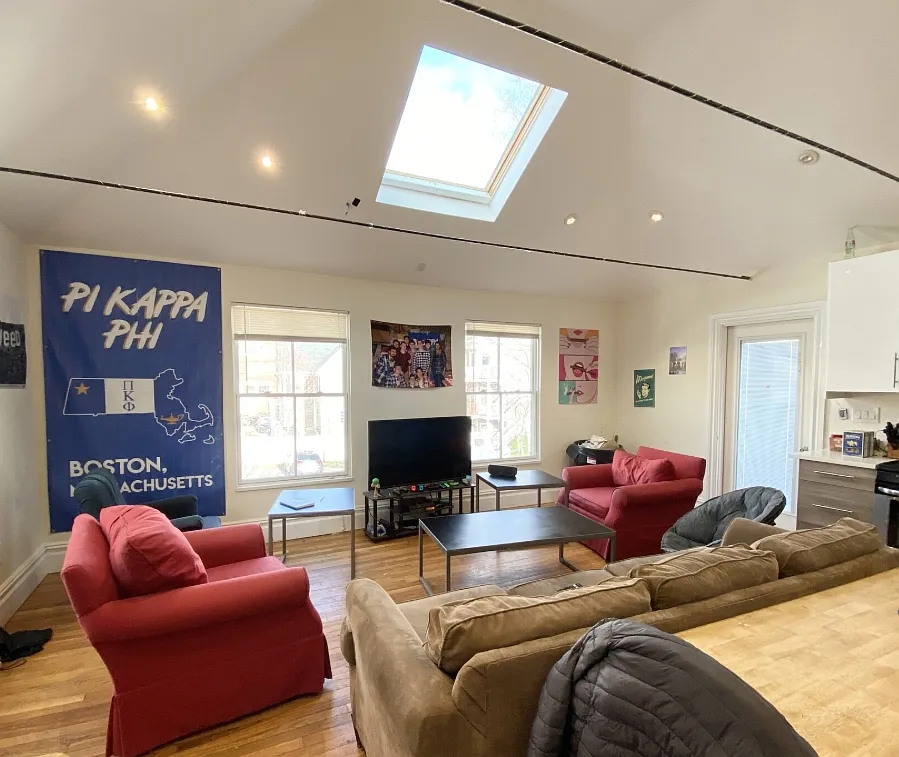 6 bed, $6,900 — Photo 2