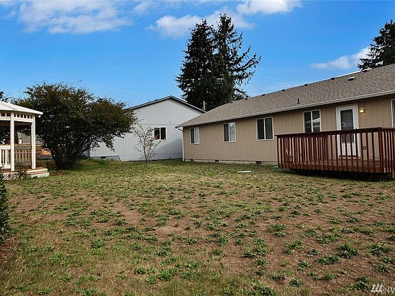 3rd image of 17524 7th Av Ct S