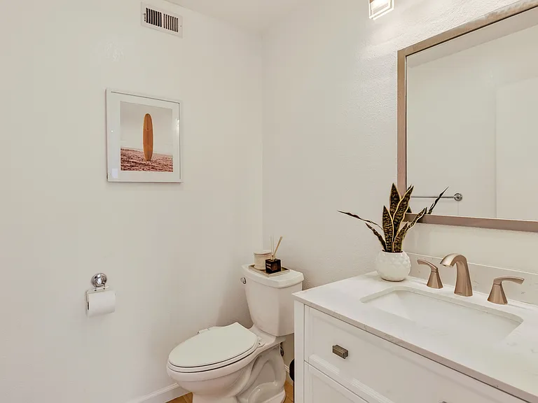 985 Summerfield Dr — Photo 4