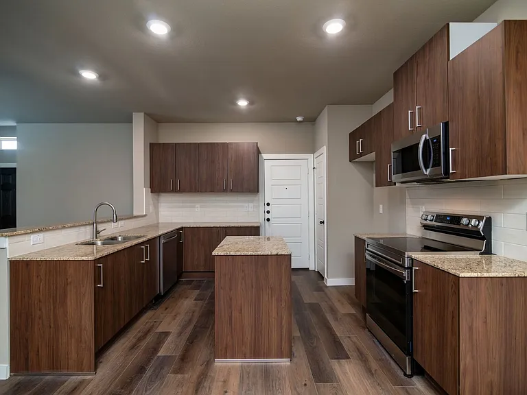 621 Fallow Dr — Photo 9