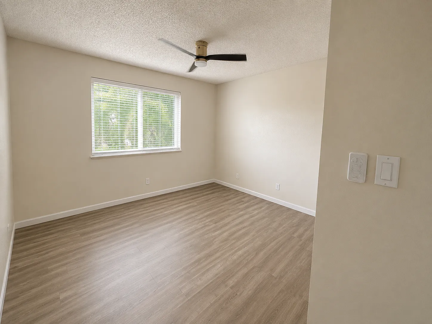 2 bed, 924 sqft, $1,650 — Photo 4
