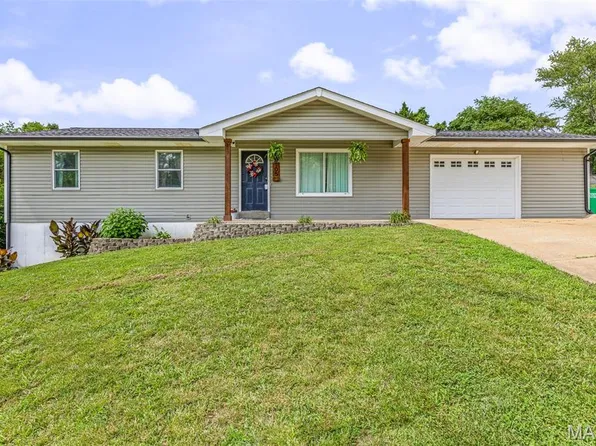 105 Meadow Ln, Festus, MO 63028