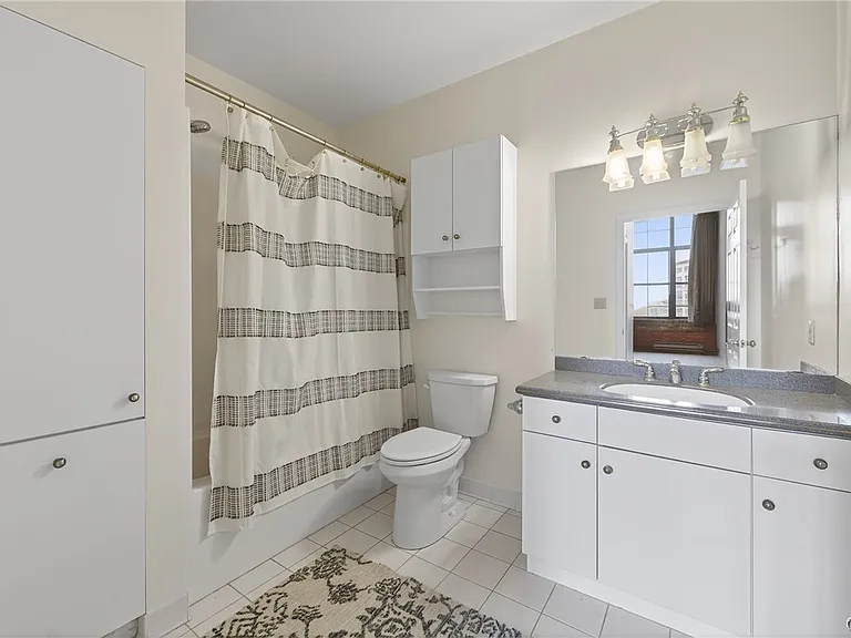 526 Plum St #402 — Photo 30