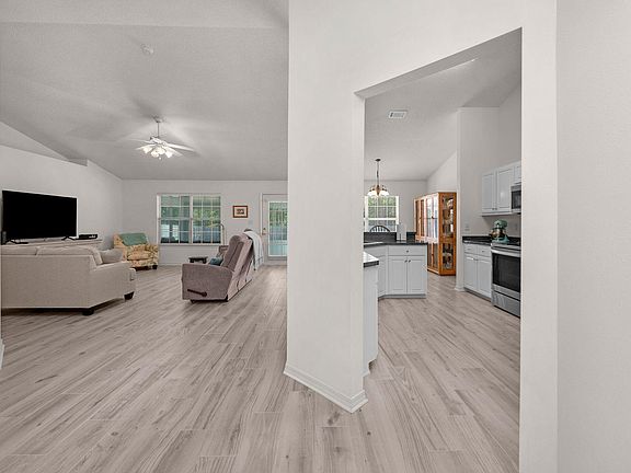 4th image of 8120 Hartington Dr