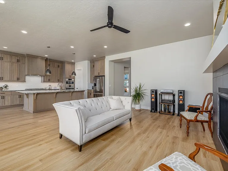 5562 S Zaivcla Ave — Photo 34