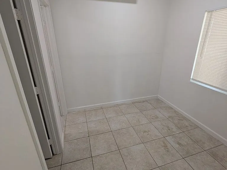 648 N Desert Ave — Photo 10