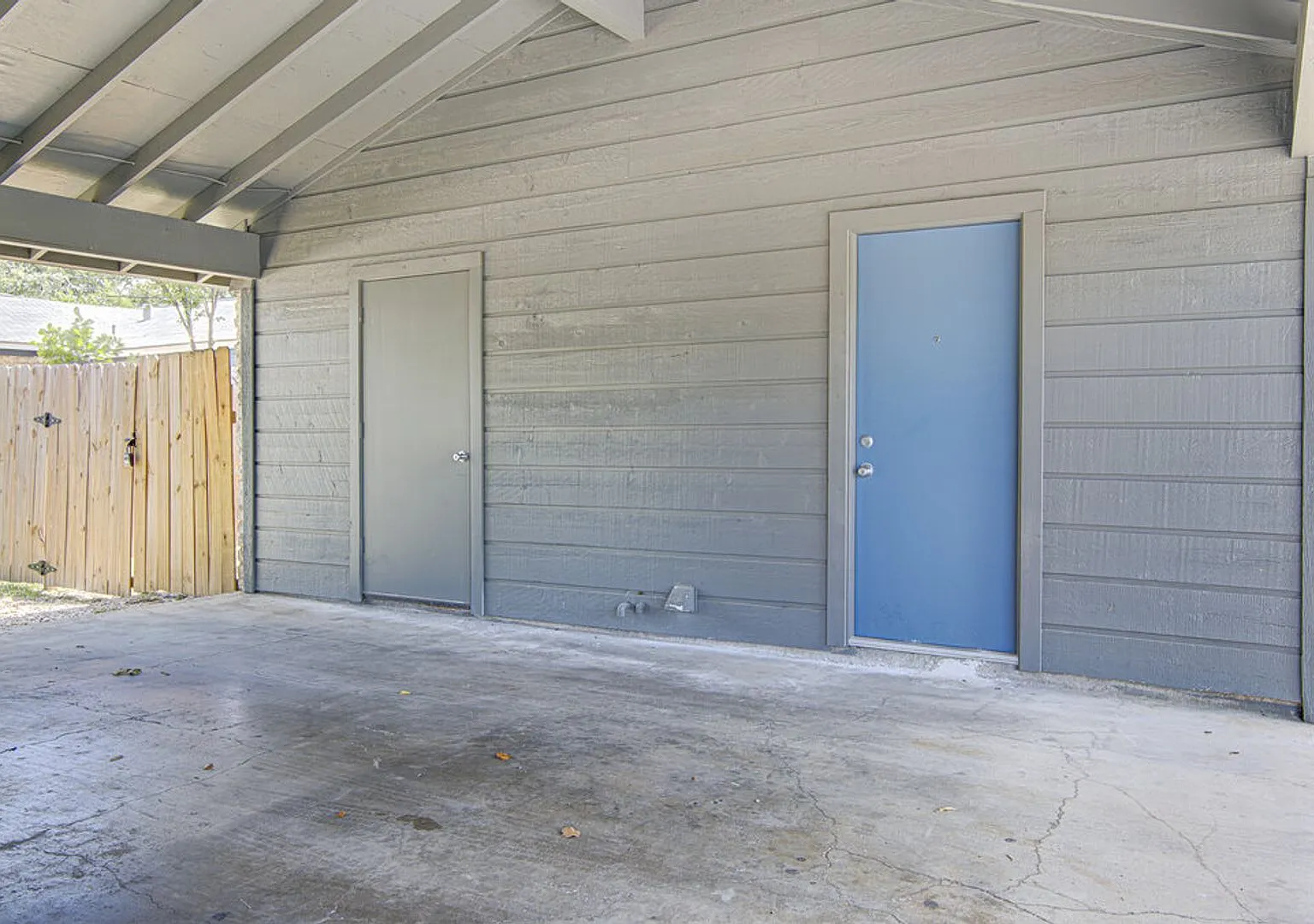5703 Gloucester Ln — Photo 3