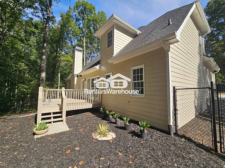 2530 Wellsley Ln — Photo 10