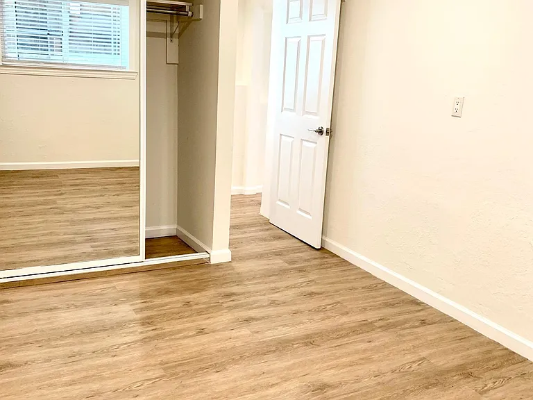 421 Huron Ave #IN-LAW — Photo 9