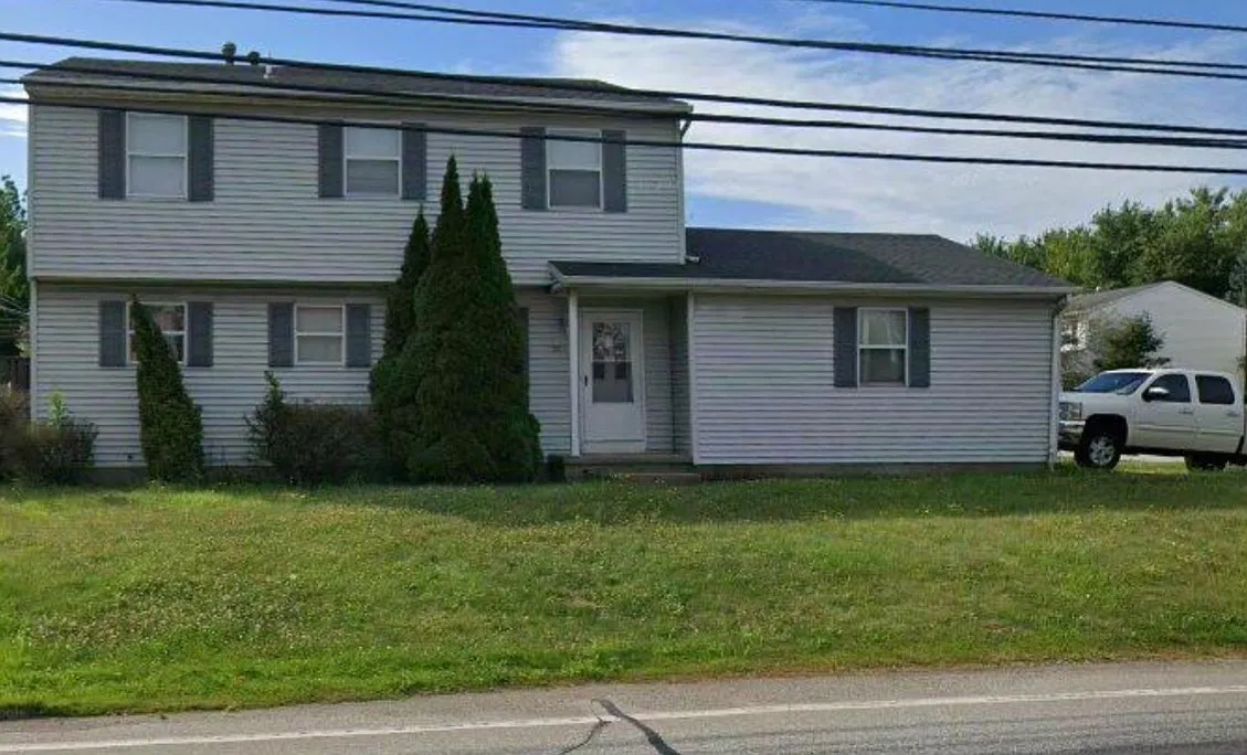 2 bed, 1.5 bath, 950 sqft, $1,100 — Photo 1