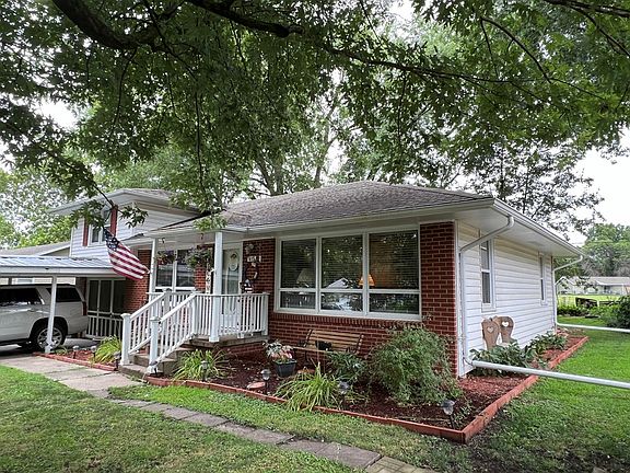 2nd image of 615 Sharon St