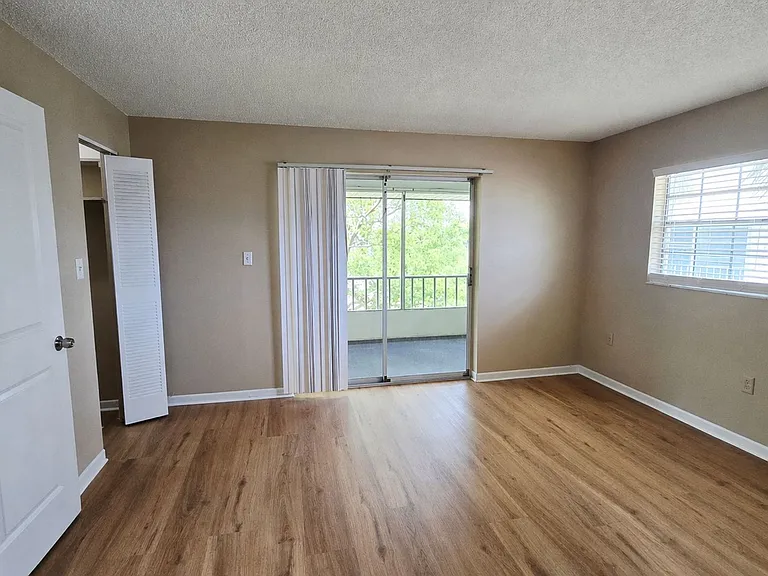 203 46th Avenue Ter W #437 — Photo 9