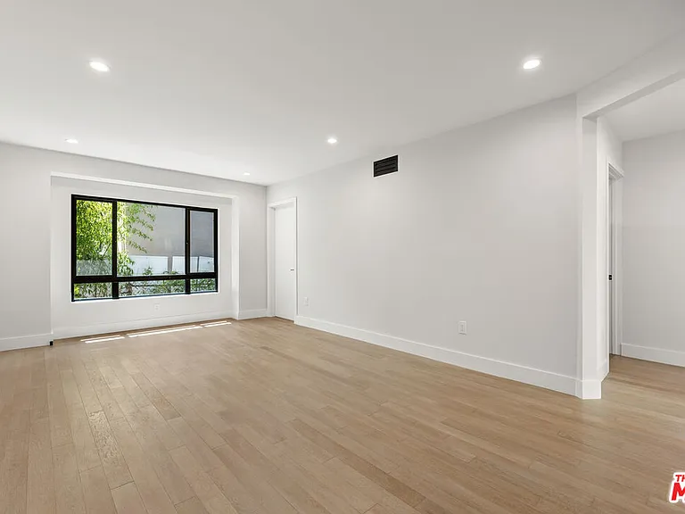 1444 S Crescent Heights Blvd — Photo 4