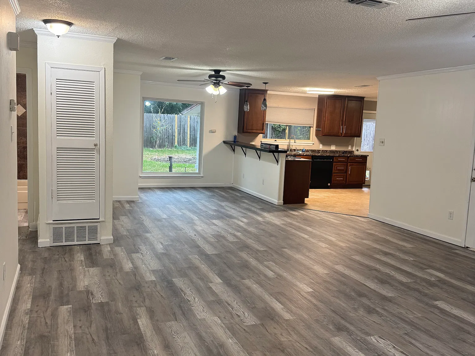 3 bed, 1300 sqft, $2,300 — Photo 1