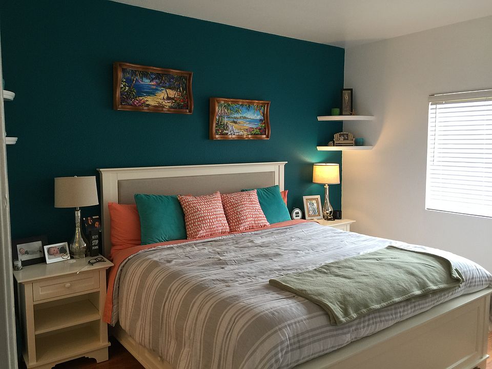 2nd image of 2250 Camino De La Reina Unit 302