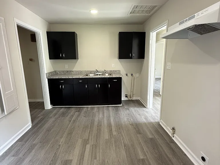 109 Houston Dr — Photo 3