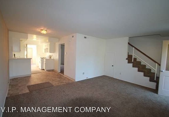 5th image of 1864 Columbia Dr