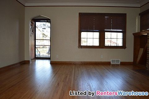 3rd image of 1032 Orange Ave E