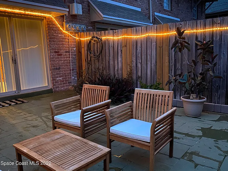 917 Jamestown Ave #100 — Photo 17