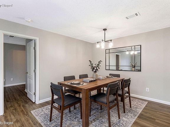 4th image of 70 Creekwood Dr Unit 4