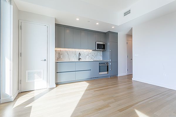 1st image of 515 E 86th St #2002