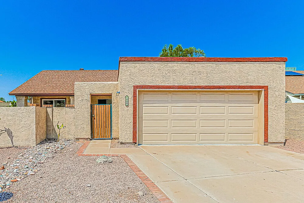 3 bed, 2.0 bath, 1554 sqft, $2,375 — Photo 1