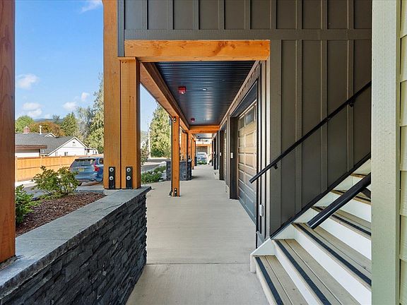 3rd image of 46106 Riverside Dr #8