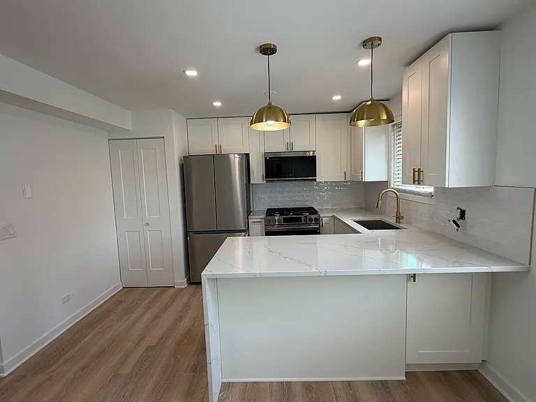 5819 W Higgins Ave #2D — Photo 5