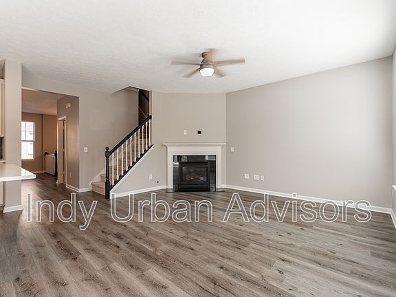 4th image of 9514 Oakley Dr #1