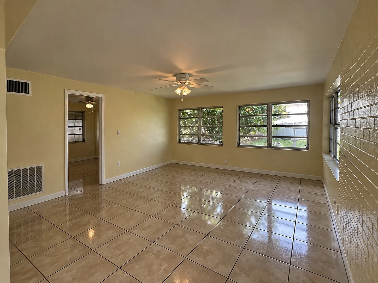 3 bed, 2080 sqft, $3,490 — Photo 3