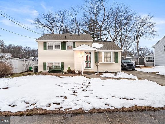 2nd image of 628 Westminster Rd