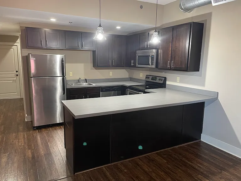 126-132 Franklin Ave #9 — Photo 4