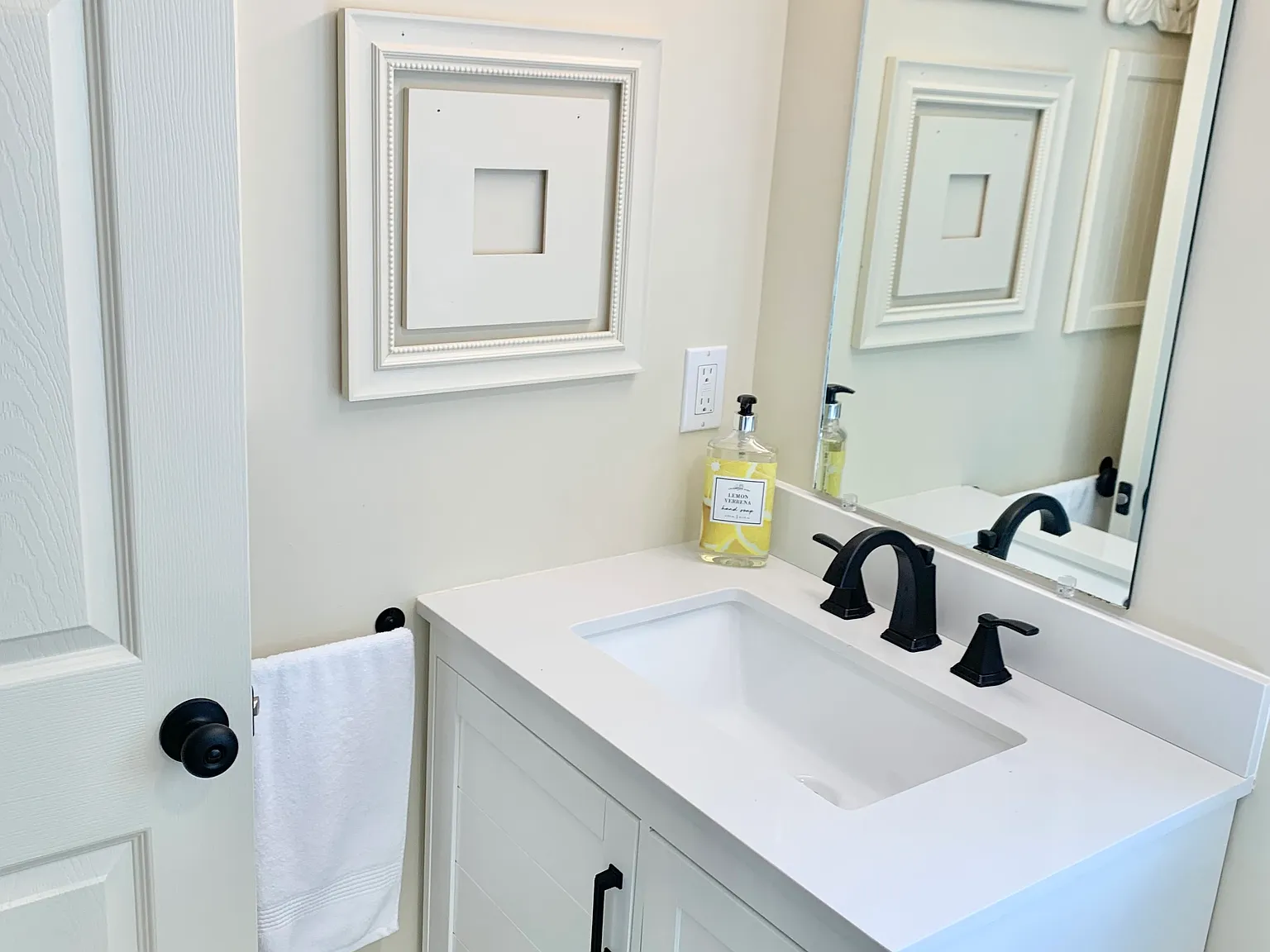 1 bed, 726 sqft, $1,600 — Photo 2