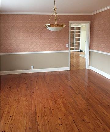3rd image of 4915 Lealand Ln