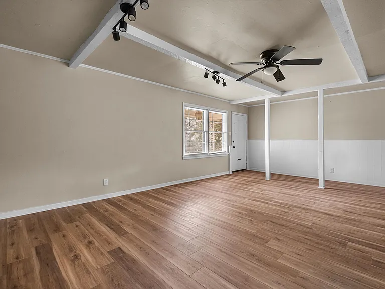 2335 Pleasant Dr — Photo 8