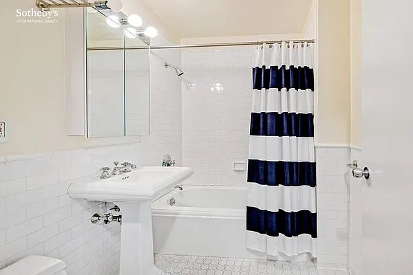 Rented by Sotheby's International Realty | media 9