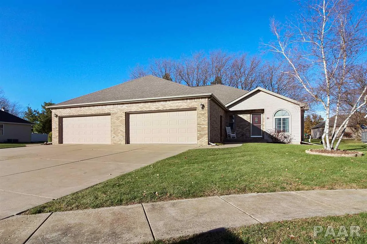 31 Sheila Ct photo 1