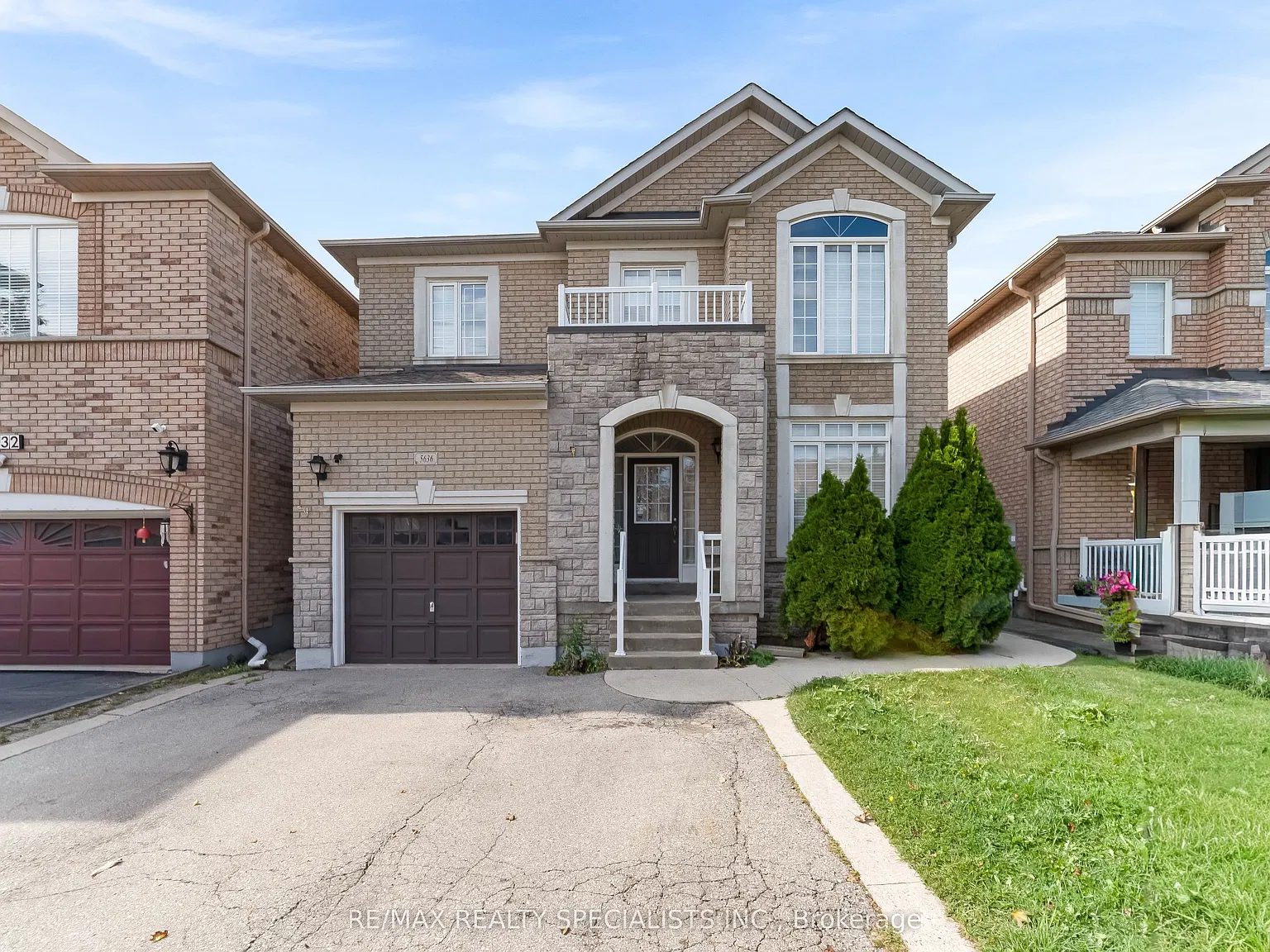 5 bed, $4,199 — Photo 1