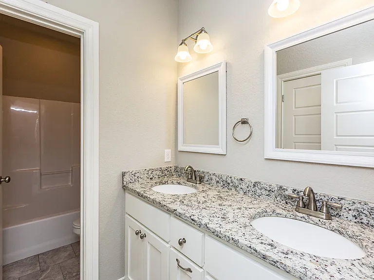 1511 Abbey Ln — Photo 5