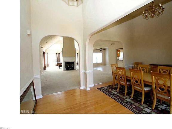 4th image of 881 Sandoval Dr