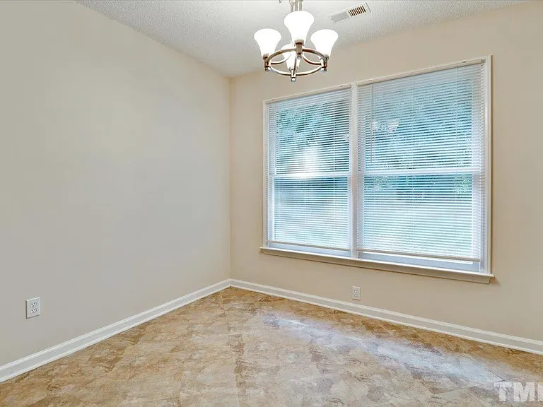 1512 Kempsey Cir — Photo 11